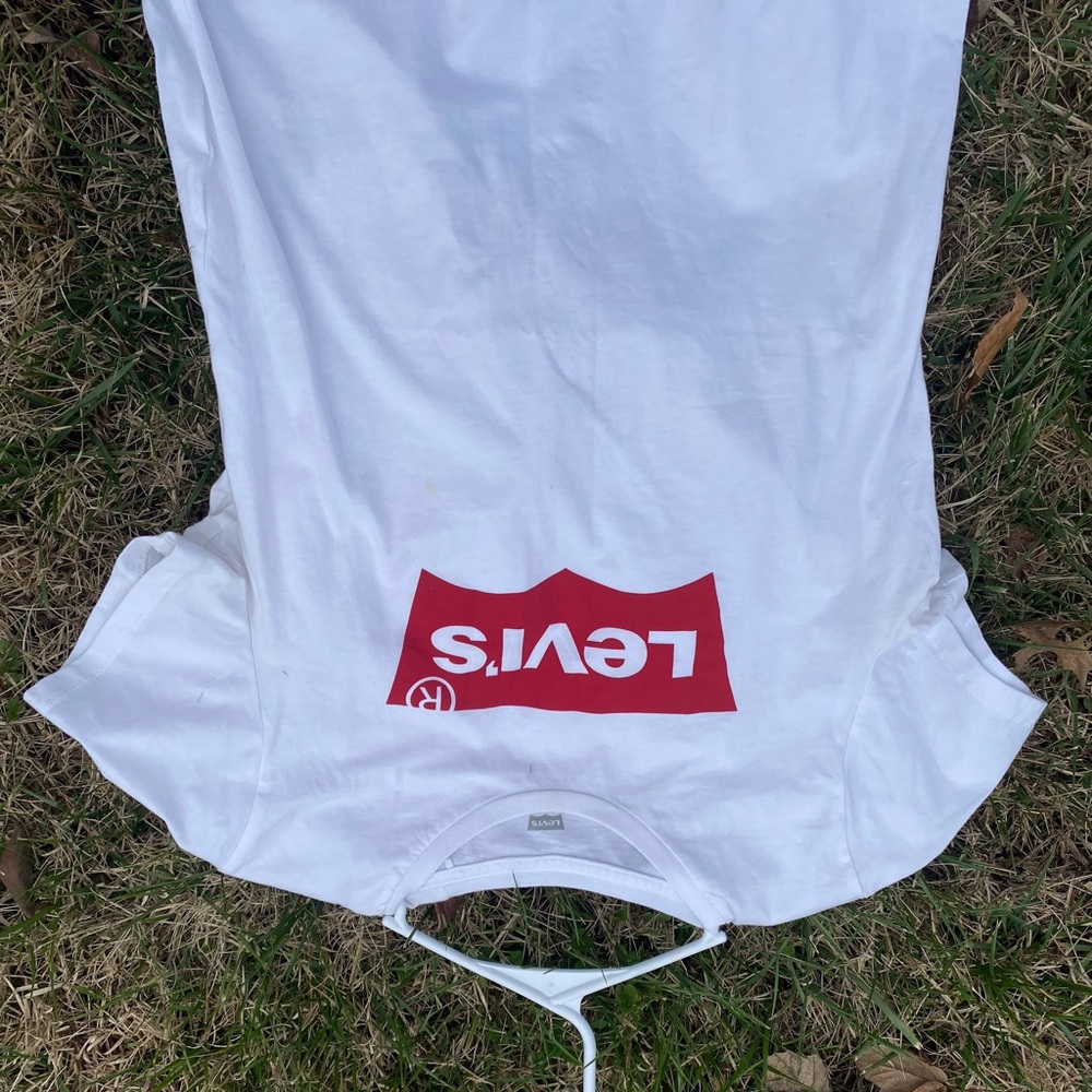 Levi's White T-Shirt